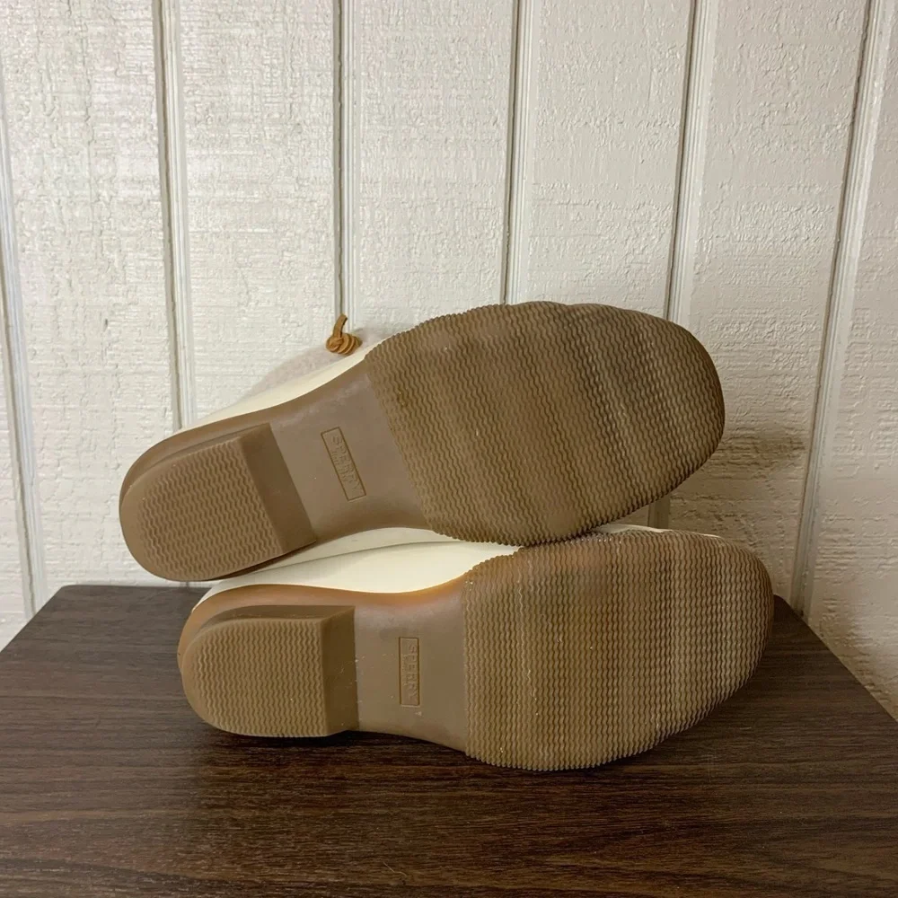 Sperry Topsider Saltwater boots, size 8.  Some slight scuffing (see pictures).